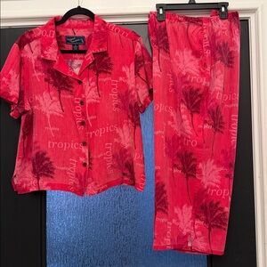 Vintage Island Traders 2 Piece Button Down Top and Capri Pants. Vacation Vibes!